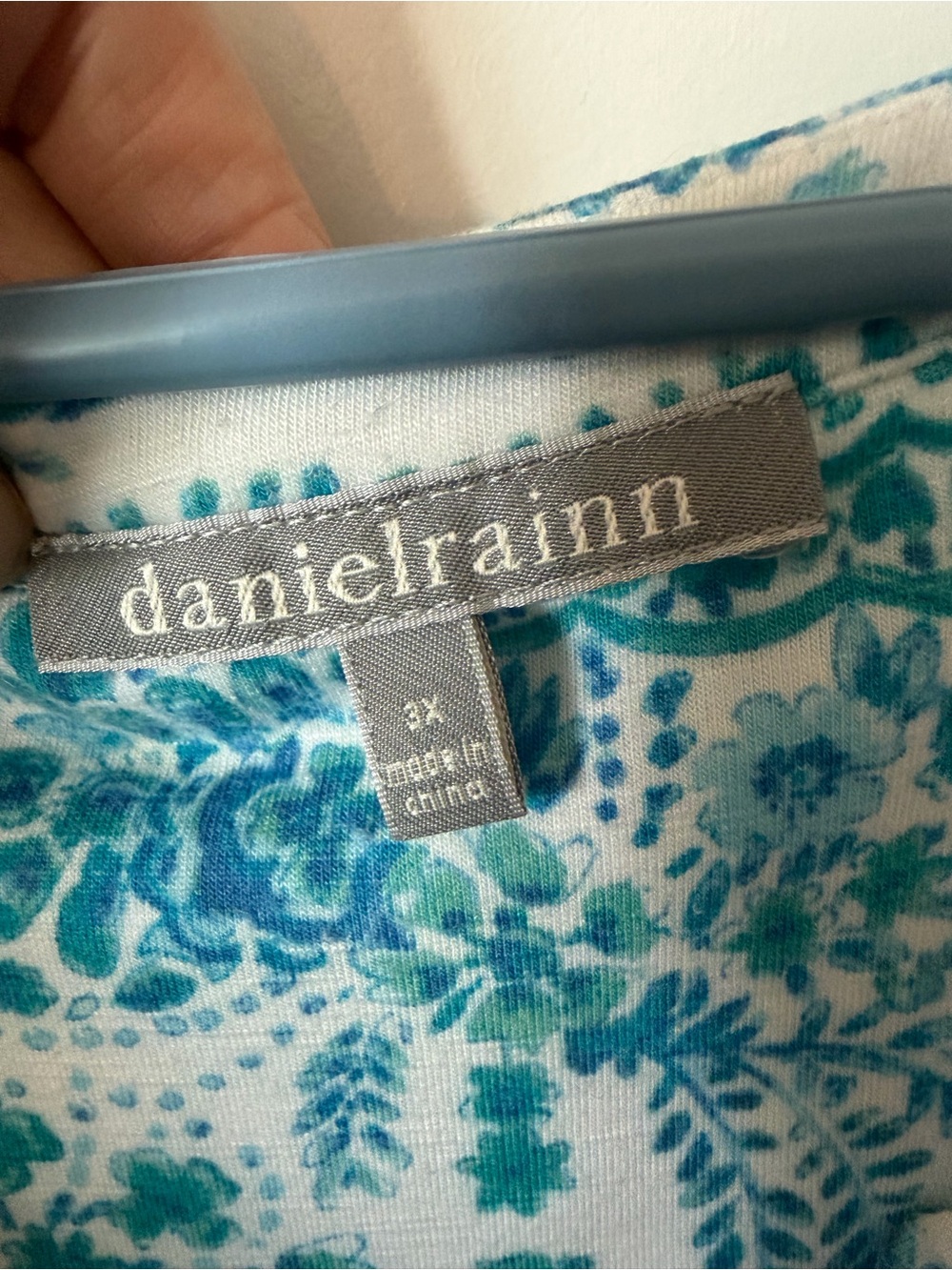 Daniel Rainn Teal and White Paisley V-Neck Top, 3X - Picture 3 of 12
